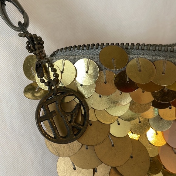 French Connection gold sequin purse with chain strap - Picture 3 of 6
